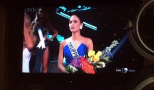 Miss Philippine apprend qu'elle a finalement remporté Miss Univers 2015