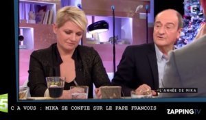 C à Vous : Mika fan du Pape François, il se confie (Vidéo)