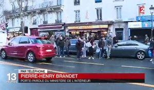 Attaque d'un commissariat à Paris : l'assaillant portait une ceinture d'explosifs factices