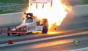 Compilation de crash de dragsters en Slow Motion