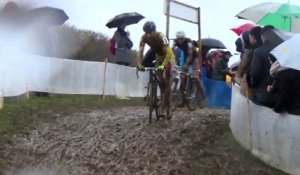 Championnat de France Elites de cyclo-cross 2016 : Le groupe Roussel en haut du parcours