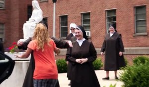 The Sisterhood Becoming Nuns - Espagne: Une nouvelle télé-réalité avec cinq jeunes filles qui veulent devenir religieuse