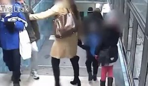 Un pickpocket agresse une maman est ses enfants en pleine rue en Suède