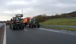 Blocage de l'A84 par les agriculteurs