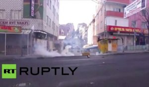 Turquie : gaz lacrymogène et canon à eau en pour dissiper une manifestation pro-kurde à Istanbul