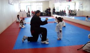 Un premier cours de taekwondo attendrissant