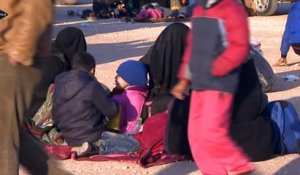 Des milliers de familles syriennes bloquées à la frontière turque