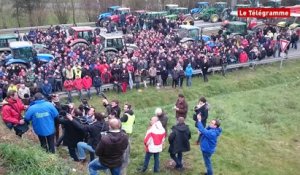 Rennes. Les représentants syndicaux s'expriment devant les agriculteurs