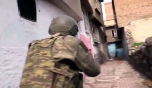 Spectaculaire : arrestation de soldat kurdes par l'armée en mode CALL OF DUTY