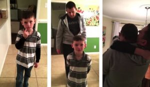 Un militaire revient chez lui et fait la surprise à son fils
