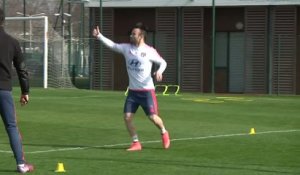Foot - L1 - OL : Valbuena absent
