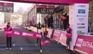 Semi-marathon: le vainqueur se prend une grosse gamelle sur la ligne d'arrivée
