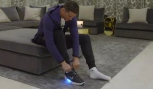 Cristiano Ronaldo enfile les toutes nouvelles HyperAdapt 1.0