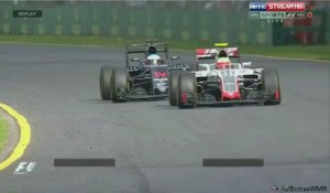 Les images de l'énorme crash de Fernando Alonso au Grand Prix  au Formule 1 de Melbourne ce matin