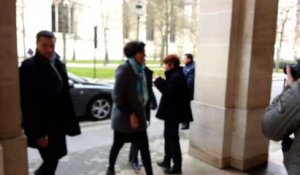 Myriam El Khomri huée à Orléans à son arrivée au Conseil Régional