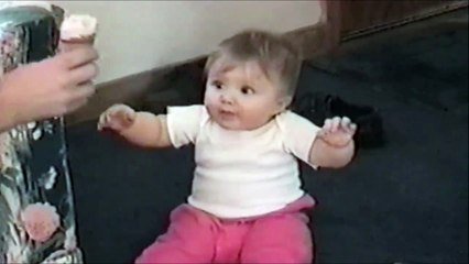 Ce Bebe Devient Fou Des Qu Il Voit Une Glace Gourmand Sur Orange Videos