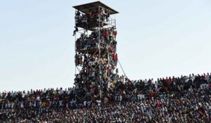 Les incroyables images du stade surbondé au Nigéria