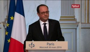 Hollande enterre la révision de la Constitution