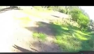 Un cycliste se fait braquer et voler son vélo et filme la scène avec sa GoPro