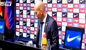 En vidéo - Real Madrid : quand Zidane colle un chewing-gum sous une table