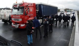 Taxe kilométrique: La police fait lever les barrages dans le calme à Tournai (2)
