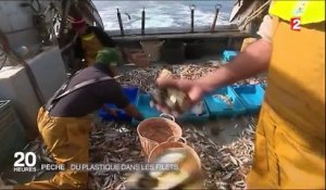 Méditerranée : les pêcheurs de plastique