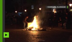 Flammes, canons à eau et bagarres : Hambourg fête le 1 Mai