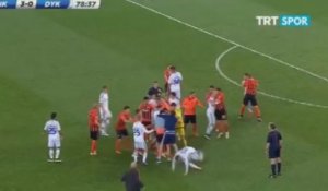 Le match entre le Shakhtar Donetsk et le Dynamo Kiev marqué par une bagarre générale (vidéo)