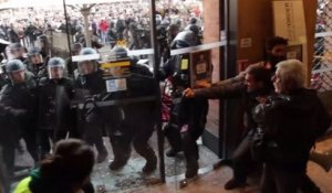 Les vitres du McDo se brisent à Toulouse lors d'une manifestation