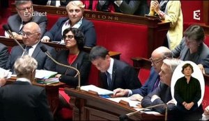 Manuel Valls en colère contre Emmanuel Macron à l'Assemblée nationale - Regardez