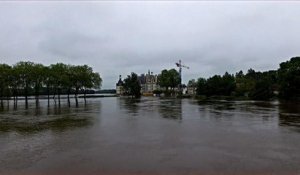 Des images impressionnantes du Château de Chambord entouré par les eaux - Le 03/06/2016 à 15h15