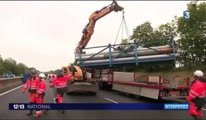 Inondations : les naufragés de l'A10 en colère