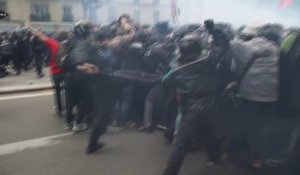 Manif 14 juin : Violents affrontements, 40 policiers et manifestants blessés, 58 interpellations à Paris - 14/06/2016 à 22h00