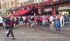 Des supporters anglais jettent des pièces à des enfants Roms à Lille