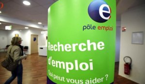 Chômage en baisse en 2016 : éclaircie pour François Hollande