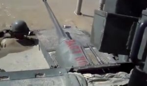 Des soldats coulent un tank par accident !