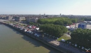 Vol au dessus des quais de Bordeaux