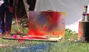 Explosion d'une bombe de peinture en SlowMotion