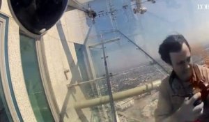 Ce toboggan en verre à 300 mètres du sol de Los Angeles est vertigineux
