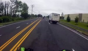 Un motard se venge d’une dangereuse conductrice