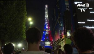 Euro 2016: La Tour Eiffel en bleu-blanc-rouge