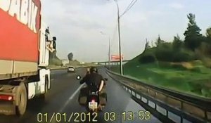 Partie de jambes en l'air à moto pour ce couple... ahaha