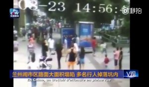 En Chine, un trottoir s’effondre en pleine rue