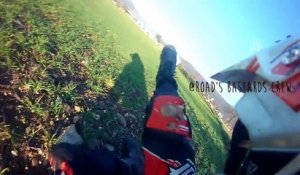 Un motard se fait renverser par un père de famille