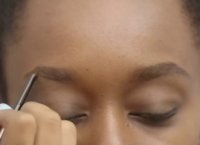 Beauté mode : Tuto pour faire un maquillage des sourcils parfait