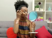 Beauté mode : Bien mettre son eye-liner pour avoir des yeux de biche