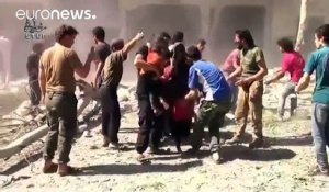 Syrie : Alep vacille, les combats font rage à la frontière turque