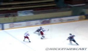 Enorme carton pendant un match de hockey! Violent