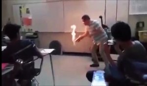 Ton prof de chimie fout le feu au sol de la classe... FAIL