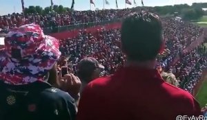 Bill Murray fait chanter des milliers de spectateurs "America" à la Ryder Cup de Golf
